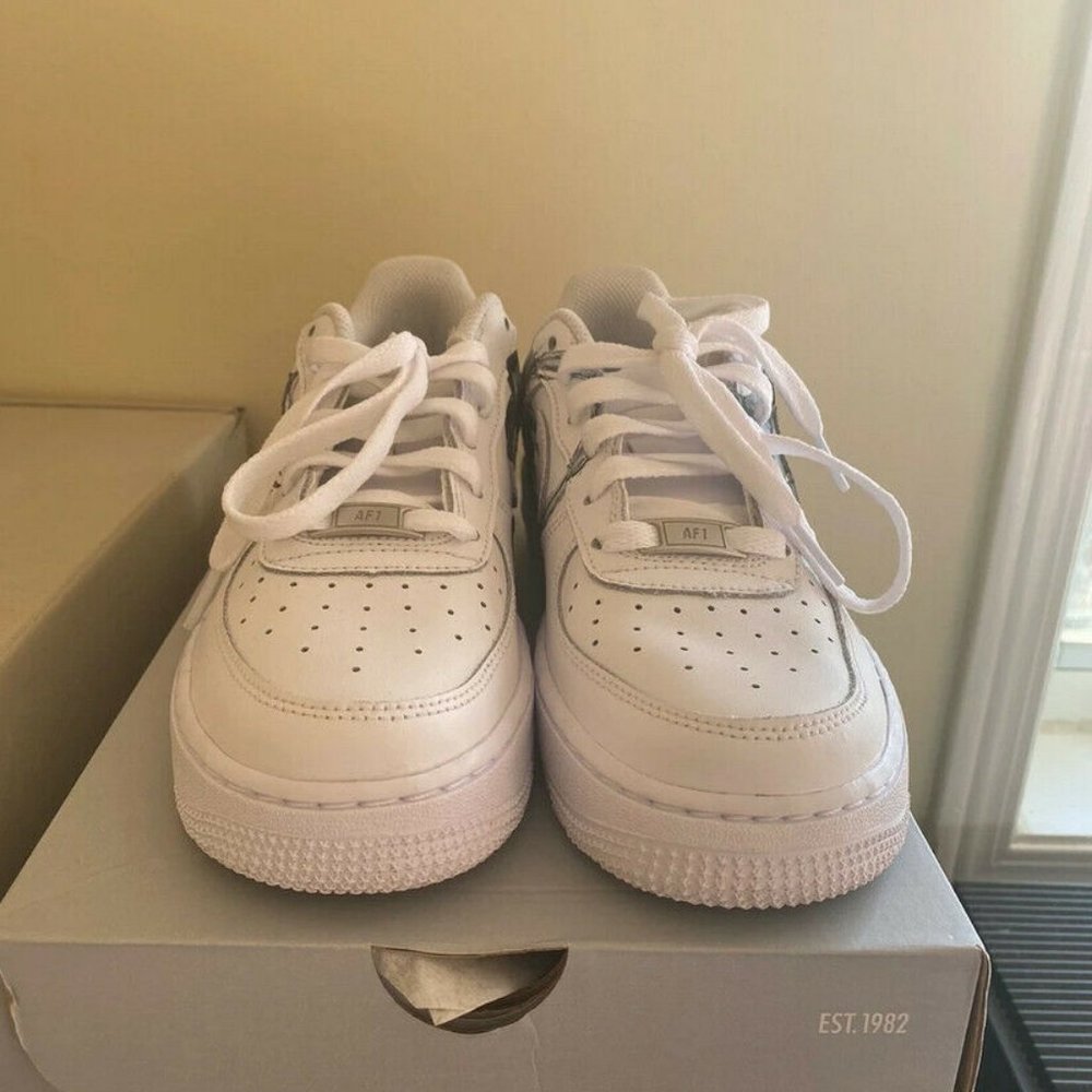 Custom, One of a Kind Air Force 1 Sneakers (Attack on Titan) - Picture 4 of 7